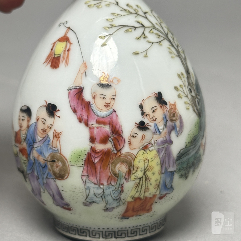 民国 粉彩婴戏图胆式瓶 - 图5